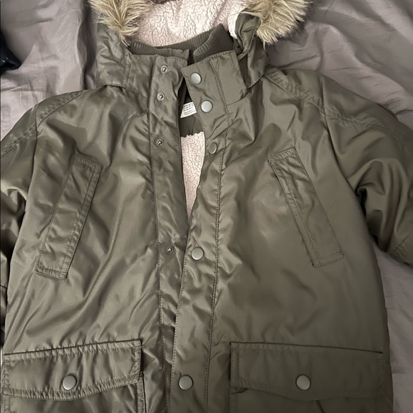 Boys size 7-8 H&M only used twice puffy jackets 15 the rest 10 each - Picture 2 of 2